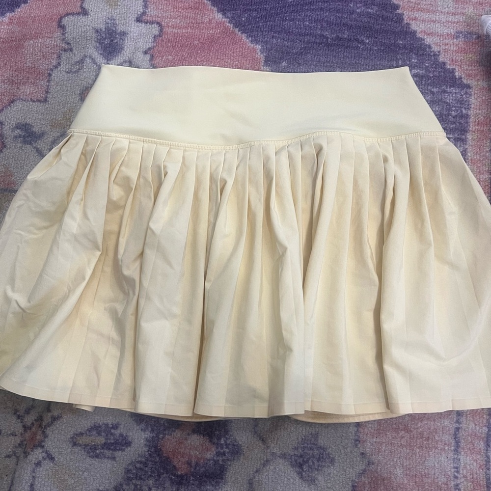 Abercrombie & Fitch butter yellow tennis skirt